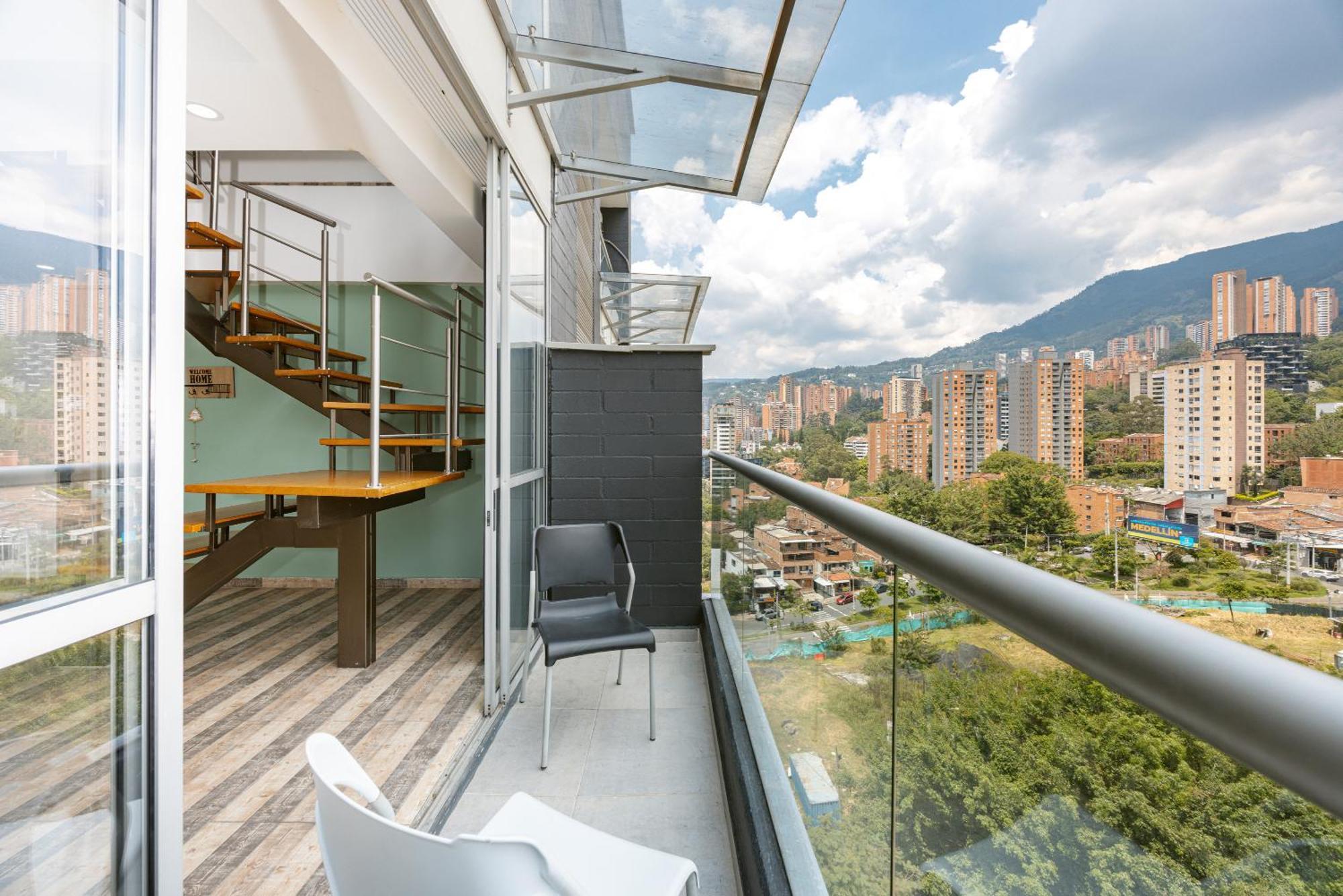 Apartamentos Borbon Suites 麦德林 外观 照片
